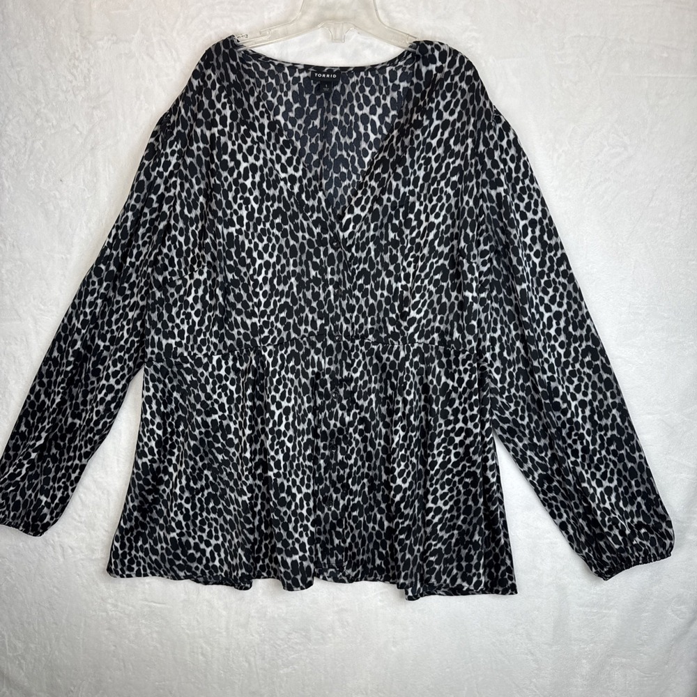 Torrid Womens Animal Print V Neck Long Sleeve Babydoll Blouse Plus Size 1 1X 2X
